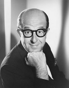 Clique na imagem para uma verso maior

Nome:	         phil-silvers-new-phil-silvers-show-portrait.jpg
Visualizaes:	7
Tamanho: 	34,4 KB
ID:      	35227