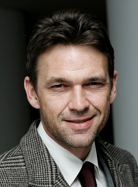 Clique na imagem para uma verso maior

Nome:	         Dougray Scott.jpg
Visualizaes:	17
Tamanho: 	74,8 KB
ID:      	13865