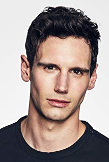 Clique na imagem para uma verso maior

Nome:	         Cory Michael Smith.jpg
Visualizaes:	47
Tamanho: 	11,0 KB
ID:      	42929