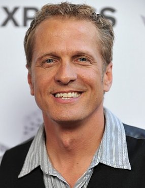 Clique na imagem para uma verso maior

Nome:	         Patrick Fabian.jpg
Visualizaes:	36
Tamanho: 	32,8 KB
ID:      	4262