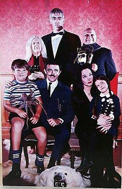 Clique na imagem para uma verso maior

Nome:	         addams.jpg
Visualizaes:	201
Tamanho: 	96,6 KB
ID:      	2867