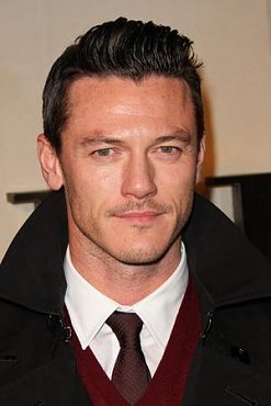 Clique na imagem para uma verso maior

Nome:	         lukeevans.jpg
Visualizaes:	373
Tamanho: 	16,8 KB
ID:      	14708