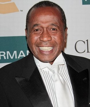 Clique na imagem para uma verso maior

Nome:	         Ben Vereen.jpg
Visualizaes:	15
Tamanho: 	66,0 KB
ID:      	23892