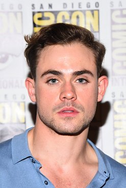 Clique na imagem para uma verso maior

Nome:	         Dacre Montgomery.jpg
Visualizaes:	3
Tamanho: 	92,9 KB
ID:      	35950