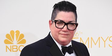 Clique na imagem para uma verso maior

Nome:	         Lea DeLaria.jpg
Visualizaes:	7
Tamanho: 	82,8 KB
ID:      	28560