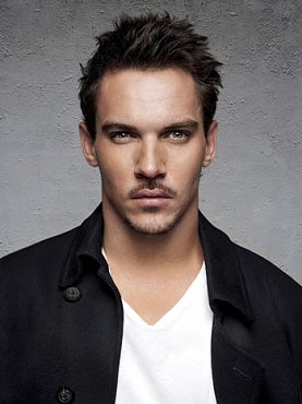 Clique na imagem para uma verso maior

Nome:	         Jonathan Rhys Meyers.jpg
Visualizaes:	22
Tamanho: 	48,1 KB
ID:      	16336