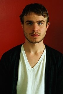 Clique na imagem para uma verso maior

Nome:	         Brady Corbet.jpg
Visualizaes:	23
Tamanho: 	10,9 KB
ID:      	27619