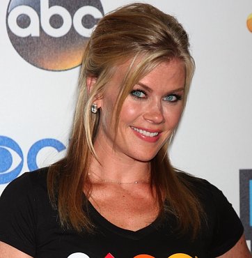 Clique na imagem para uma verso maior

Nome:	         Alison Sweeney.jpg
Visualizaes:	6
Tamanho: 	57,8 KB
ID:      	30666