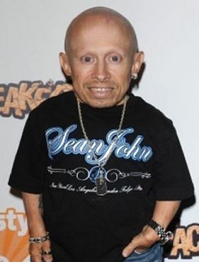 Clique na imagem para uma verso maior

Nome:	         Verne Troyer.jpg
Visualizaes:	3
Tamanho: 	12,5 KB
ID:      	12833