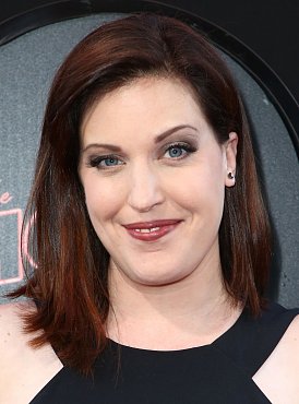 Clique na imagem para uma verso maior

Nome:	         allison-tolman-at-the-house-premiere-in-hollywood-06-26-2017_1.jpg
Visualizaes:	9
Tamanho: 	91,1 KB
ID:      	36488