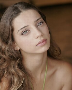 Clique na imagem para uma verso maior

Nome:	         Angela Sarafyan.jpg
Visualizaes:	19
Tamanho: 	52,3 KB
ID:      	13473