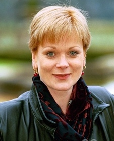 Clique na imagem para uma verso maior

Nome:	         Samantha Bond.JPG
Visualizaes:	54
Tamanho: 	34,1 KB
ID:      	16050