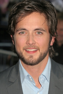 Clique na imagem para uma verso maior

Nome:	         Justin Chatwin.jpg
Visualizaes:	153
Tamanho: 	44,1 KB
ID:      	17483