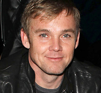 Clique na imagem para uma verso maior

Nome:	         rick schroder.jpg
Visualizaes:	70
Tamanho: 	25,4 KB
ID:      	11020