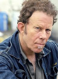 Clique na imagem para uma verso maior

Nome:	         tomwaits.jpeg
Visualizaes:	90
Tamanho: 	9,0 KB
ID:      	16681