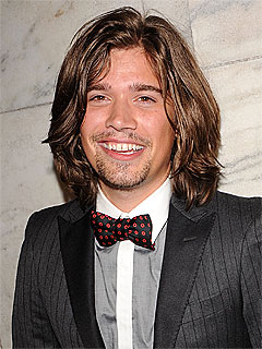 Clique na imagem para uma verso maior

Nome:	         zac-hanson-240.jpg
Visualizaes:	10
Tamanho: 	32,3 KB
ID:      	33980