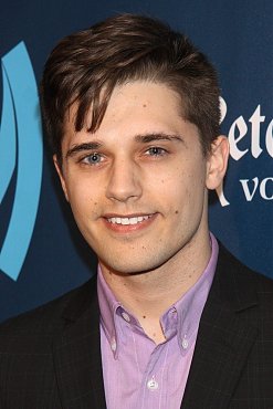 Clique na imagem para uma verso maior

Nome:	         Andy Mientus.jpg
Visualizaes:	1
Tamanho: 	95,6 KB
ID:      	57609