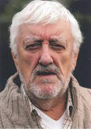 Clique na imagem para uma verso maior

Nome:	         bernard cribbins.jpg
Visualizaes:	4
Tamanho: 	7,9 KB
ID:      	87175