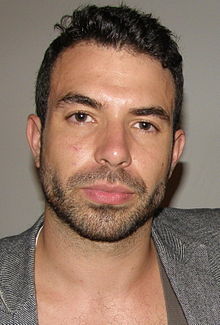 Clique na imagem para uma verso maior

Nome:	         Tom_Cullen_(cropped).jpg
Visualizaes:	66
Tamanho: 	15,9 KB
ID:      	34707