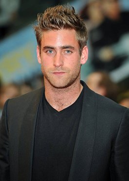 Clique na imagem para uma verso maior

Nome:	         oliver-jackson-cohen.jpg
Visualizaes:	9
Tamanho: 	67,8 KB
ID:      	17717