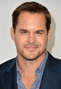 Clique na imagem para uma verso maior

Nome:	         Kyle Bornheimer.jpg
Visualizaes:	3
Tamanho: 	12,0 KB
ID:      	57610