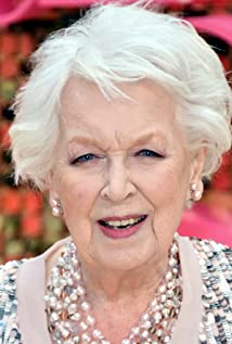 Clique na imagem para uma verso maior

Nome:	         june whitfield.jpg
Visualizaes:	13
Tamanho: 	13,0 KB
ID:      	52945